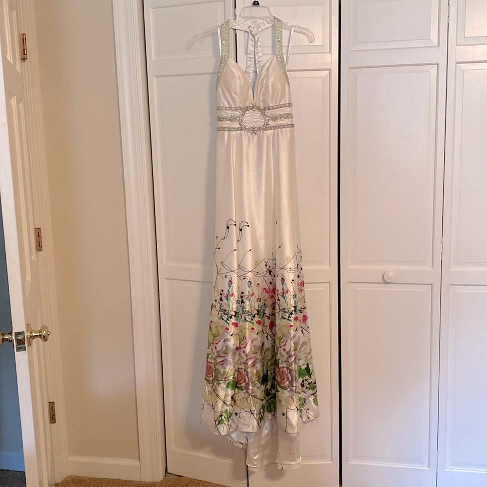 Alyce Designs size 6 white floral prom dress